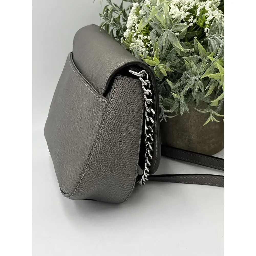 Michael Kors Small Bedford Gray‎ Crossbody Silver Tone Chain Strap and Hardware - Picture 3 of 11